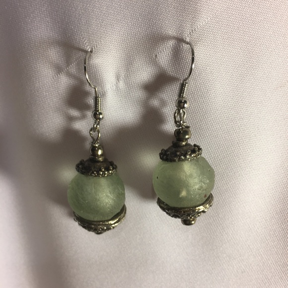 Dangle earrings made from reclaimed pieces - Picture 4 of 5